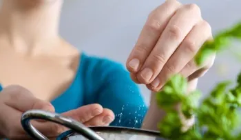 Una alimentación con menos sal podría salvar millones de vidas: estudio