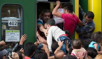Reabre estación de Budapest, pero solo para trenes nacionales