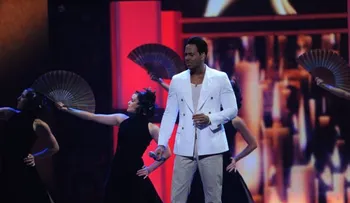 Video: Romeo Santos se lleva el premio de â??Video Del Añoâ? en Premio Lo Nuestro