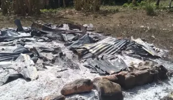 Hombre hospitalizado con quemaduras tras intentar sofocar incendio en vivienda de sus padres en Puerto Plata