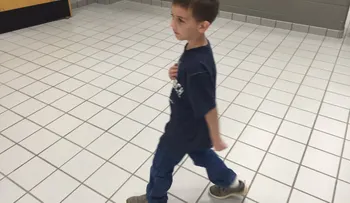 Reclamo enérgico de un niño a un senador: No elimine el canal que veo solo para hacer un muro