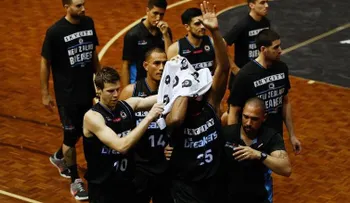El terror de que se te salga un ojo en pleno partido de baloncesto