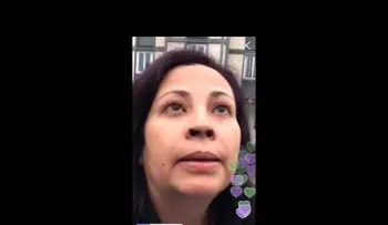 Pillan en vivo a funcionaria mexicana tirando basura en la calle (VIDEO)