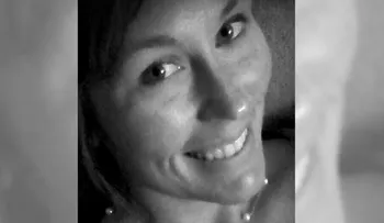Se sacaba selfies mientras manejaba: chocó y murió