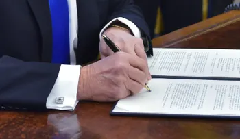 Iraq, â??profundamenteâ? aliviado por reportes de que quedaría fuera de la prohibición de viajes de Trump