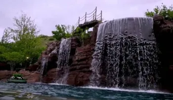 Increíble: Así luce una piscina de 2 millones de dólares (Video)