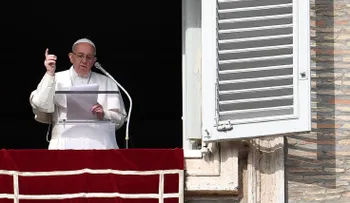 El papa Francisco "esperará a ver" antes de juzgar a Trump