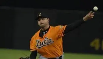 Aguilas contratan relevista Jake Sánchez; contrarían a Esteben Haro