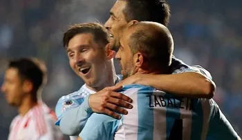 Argentina supera 6-1 a Paraguay; jugará la final con Chile el sábado