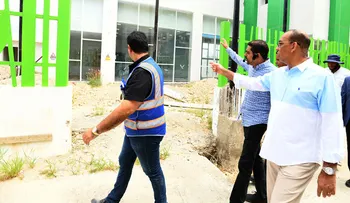 Ministro Deligne Ascención supervisa construcción de un CAID en Santo Domingo Este