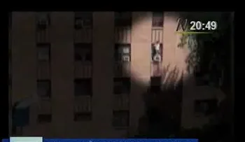 Video insólito: Hombre salva la vida de una niña que cayó de edificio