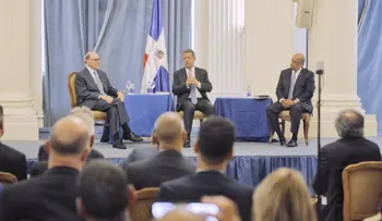 Leonel pone a circular en Washington, libro sobre Juan Bosch y John Bartlow Martin