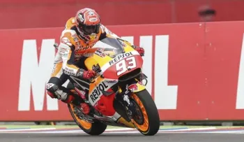 Victoria magistral y de estrategia de Marc Márquez