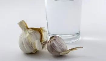 Agua de ajo, jugo de limón y te de alpiste para la presión alta 