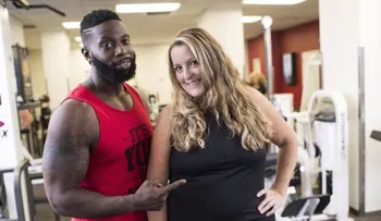 Un entrenador sube 30 kilos para perderlos junto a su clienta: Te sorprenderá ver cómo lucen 