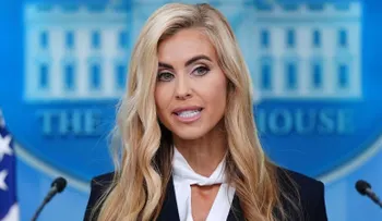 Funcionario de la Casa Blanca tilda de "brutal" el debut de Katie Zacharia en la sala de prensa