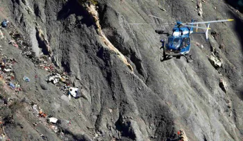 Recuperan 600 partes humanas del vuelo de Germanwings: no hay cuerpos enteros