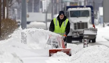 Nevadas obligan a cancelar vuelos y causan accidentes en Alemania