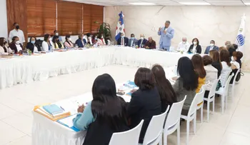 Para hacer más efectivo proceso regulación de extranjeros, Interior y Policía analiza ruta a seguir con las gobernadoras 