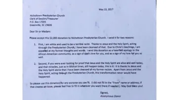 Un â??terrible racistaâ? pide perdón a una iglesia negra y entrega generosa donación