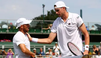 La foto más insólita de Wimbledon: el día que "David" venció a "Goliat"