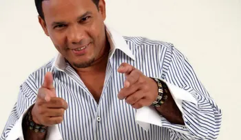 Merenguero Héctor Acosta marchará contra cobros â??abusivos de los colegiosâ?