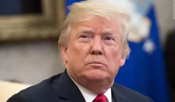 Las 11 declaraciones falsas que Trump escribió en solo cinco tuitsâ?¦ con minutos de diferencia