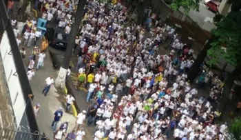 Miles de opositores se concentran en Toma de Caracas para pedir revocatorio