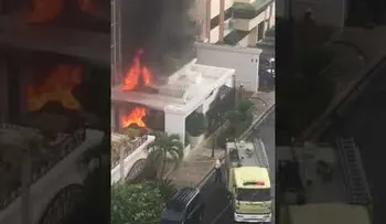 Incendio afecta torre en el Evaristo Morales del DN
