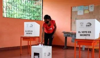 Elecciones en Ecuador, cerca del empate técnico; resultados a pie de urna