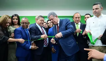 Leonel Fernández inaugura "la Casa del Pueblo Gustavo Rodríguez en Nueva York"