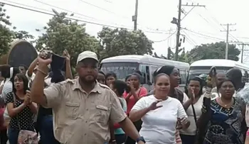 Protestan frente a Centro Médico Integral II intervenido por MP
