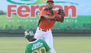 Toros y Leones ganan y juegan hoy un juego extra en La Romana