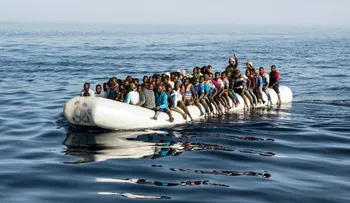 60 desaparecidos en otro dramático naufragio en el Mediterráneo