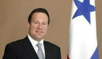 Presidente de Panamá pide a los funcionarios no usar la política como un negocio