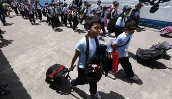 Ecuador reduce las tareas para los estudiantes de colegios