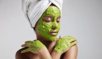 Mascarillas de aguacate y sábila para cutis seco