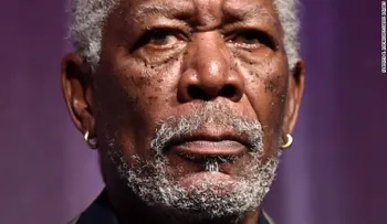 Una de las mujeres acosada por Morgan Freeman: Trataba de levantar mi falda y me preguntaba si llevaba ropa interior