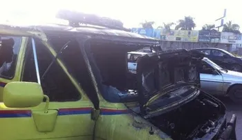 Se incendia ambulancia cuando llevaba cadáver a funeraria