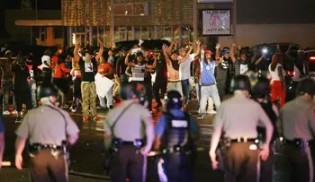 Gobernador de Misuri declara estado emergencia y toque de queda en Ferguson