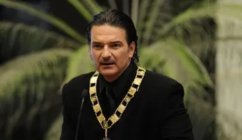 Arjona crea álbum tras huir de golpes emocionales
