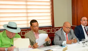 Conforman subcomisión en el Congreso para delimitar funciones integrantes JCE