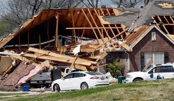 Tormentas y tornados azotan pueblos de EEUU