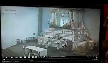 Captan desde dentro cómo se derrumba una iglesia en México tras terremoto de 7,1