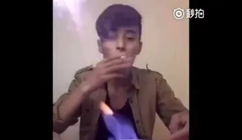 El que juega con fuego peor de esto le puede pasar... (VIDEO)