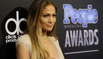 Acusan hombre chocó con JLo de conducir ebrio 