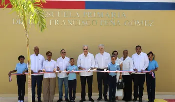 Abinader inaugura dos escuelas en La Altagracia con capacidad para 1,600 estudiantes