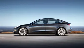 30 afortunados entusiastas de los autos eléctricos ya tienen su Tesla Model 3