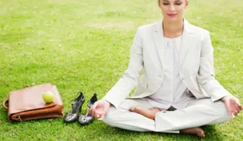 Conoce lo que puedes ganar al meditar 5 minutos al día
