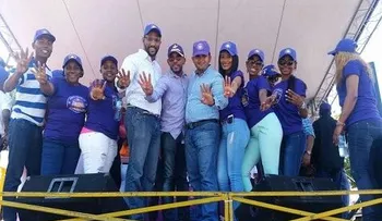 Jóvenes Amigos  De Danilo participan en marcha caravana con Danilo Medina